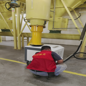 【深圳拓思】在江西某电子公司现场安装集尘风机_深圳拓思环保设备有限公司 